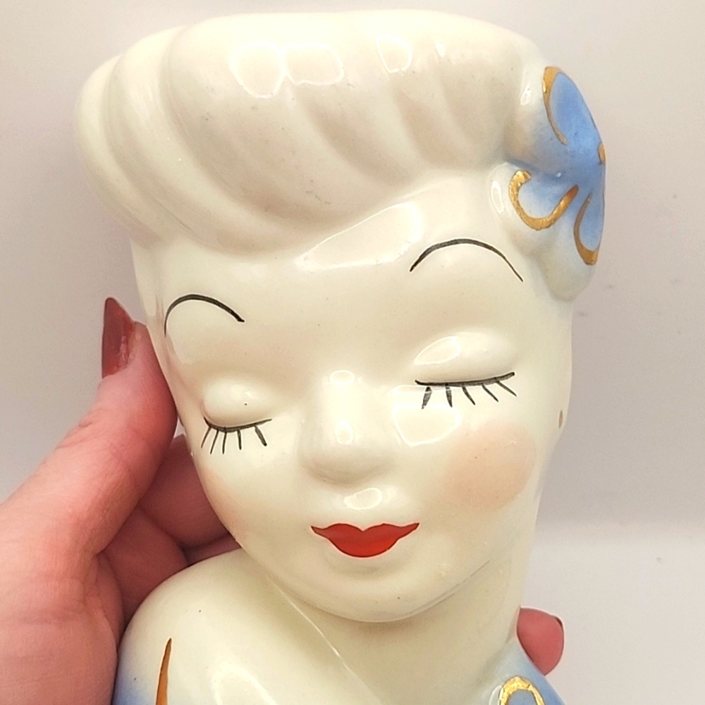 Vintage Glamour Girl Lady Head Vase Wall Pocket 6" X 3.75" X 2.5" Blue - Picture 9 of 14